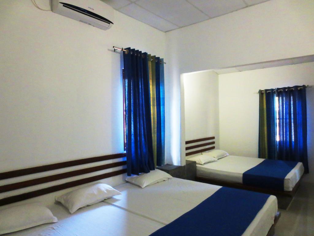 Pelican View Cottages Kataragama Luaran gambar
