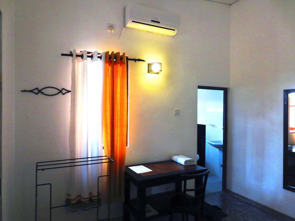 Pelican View Cottages Kataragama Luaran gambar